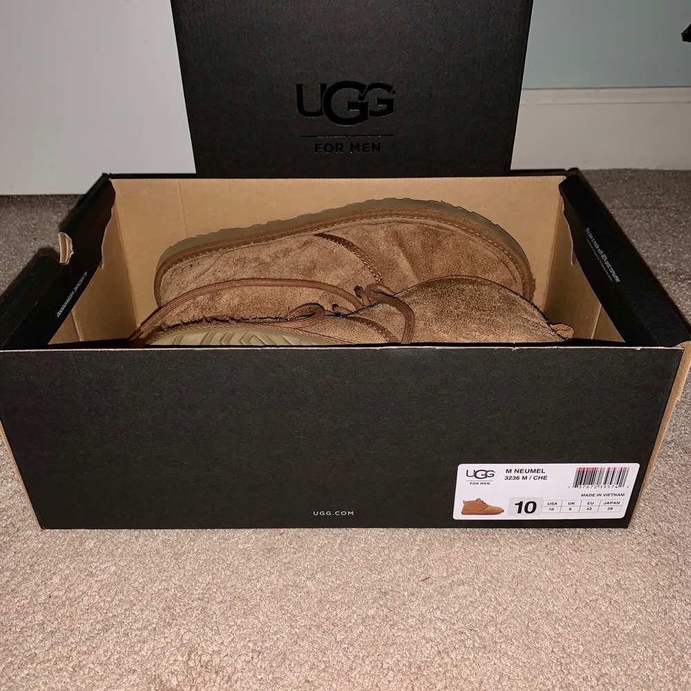 Men’s Size 10, low (short) UGG Bootie